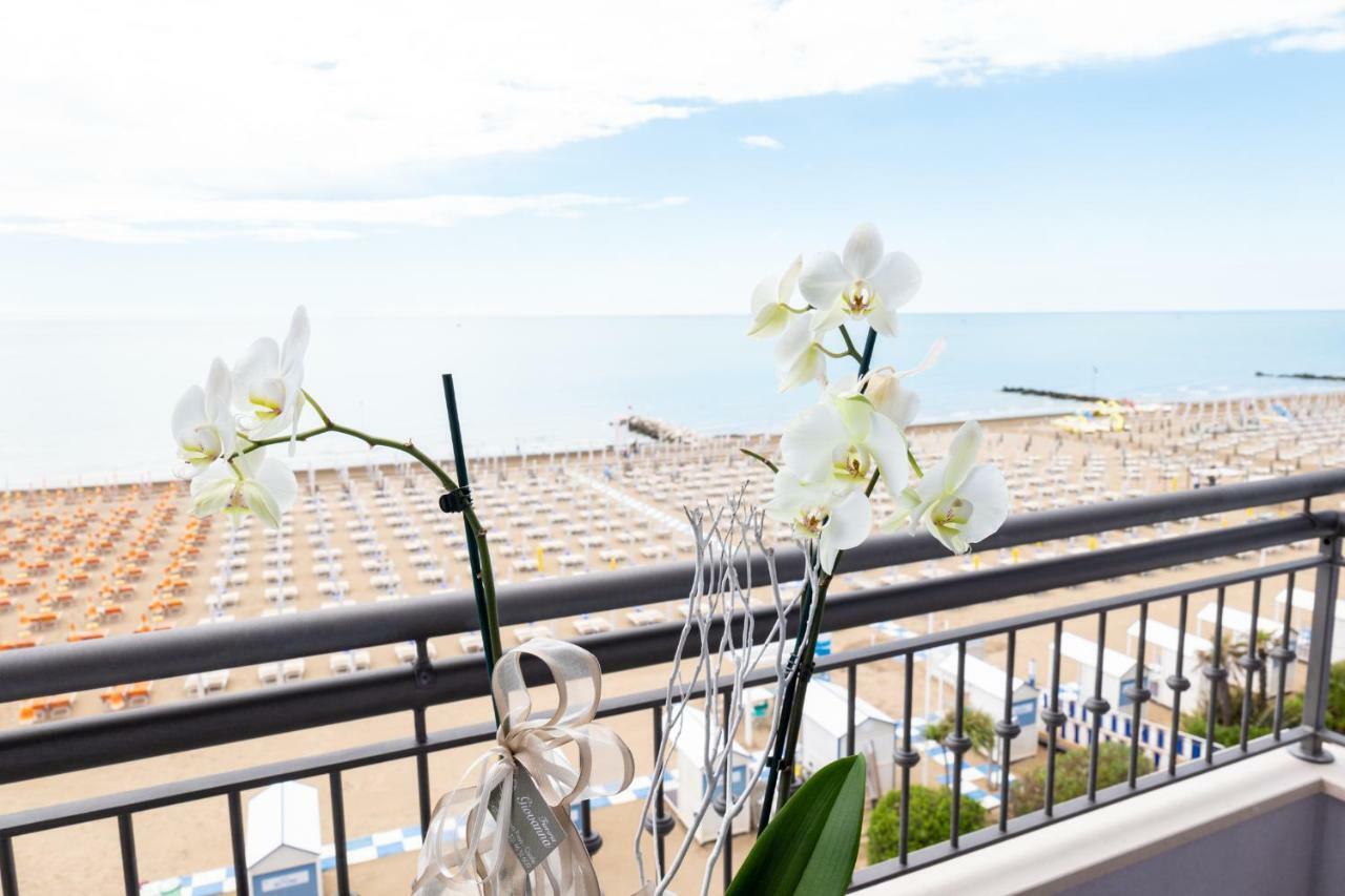 Hotel Nettuno Caorle Exterior foto