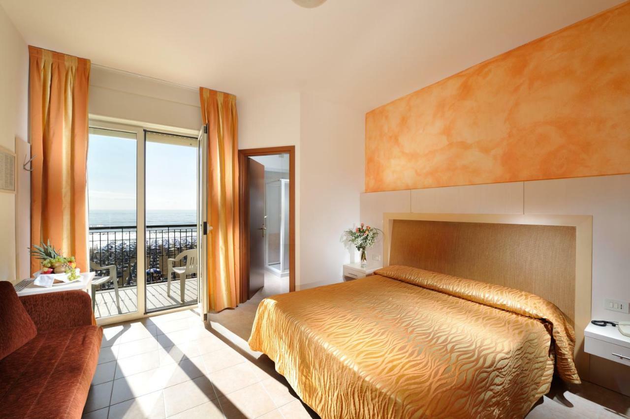 Hotel Nettuno Caorle Exterior foto
